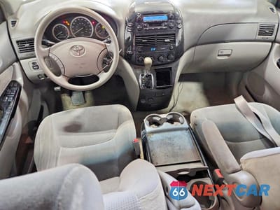 Zdjęcie 8 z 13 samochodu: 2004 TOYOTA SIENNA LE 8 PASSENGER VIN:5TDZA23C24S164522 - miniatura