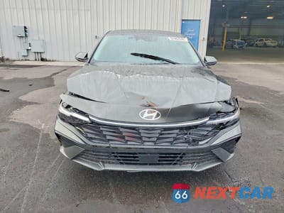 Piąte zdjęcie samochodu w środku: 2025 HYUNDAI ELANTRA LIMITED VIN:KMHLP4DG5SU861432 - miniatura