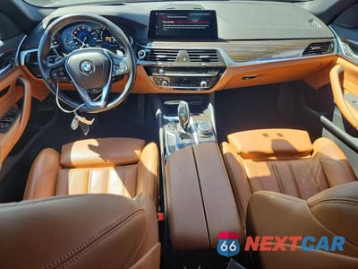 Zdjęcie 8 z 12 samochodu: 2019 BMW 530XE VIN:WBAJB1C50KB376827 - miniatura