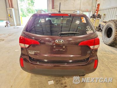 Zdjęcie 6 z 13 samochodu: 2015 KIA SORENTO LX VIN:5XYKTDA79FG605544 - miniatura
