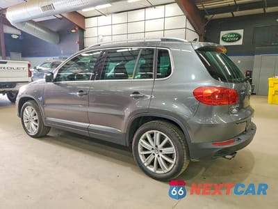 Drugie zdjęcie samochodu z przodu: 2015 VOLKSWAGEN TIGUAN S VIN:WVGBV7AX5FW586596 - miniatura