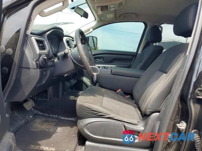 Zdjęcie 7 z 13 samochodu: 2017 NISSAN TITAN XD SV VIN:1N6BA1F31HN552549 - miniatura