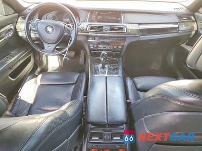 Zdjęcie 8 z 12 samochodu: 2015 BMW 750 LI VIN:WBAYE8C58FD781620 - miniatura