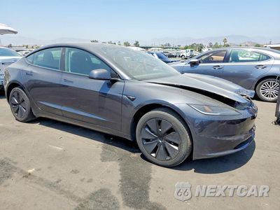 Czwarte zdjęcie samochodu z boku: 2025 TESLA MODEL 3 VIN:5YJ3E1EAXSF051872 - miniatura