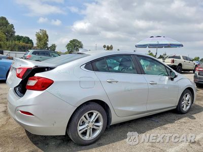 Trzecie zdjęcie samochodu z tyłu: 2018 CHEVROLET CRUZE LT VIN:1G1BE5SM8J7175430 - miniatura