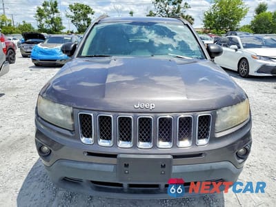 Piąte zdjęcie samochodu w środku: 2015 JEEP COMPASS SPORT VIN:1C4NJDBB4FD393155 - miniatura