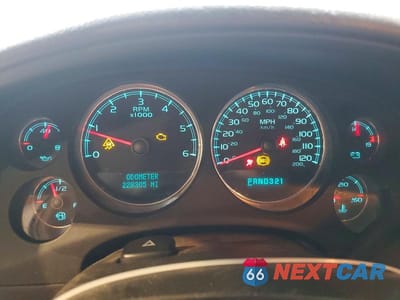 Zdjęcie 9 z 13 samochodu: 2007 CHEVROLET SUBURBAN K1500 VIN:1GNFK16307J348405 - miniatura