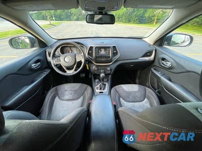 Zdjęcie 9 z 13 samochodu: 2016 JEEP CHEROKEE SPORT VIN:1C4PJMAS2GW220671 - miniatura