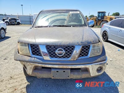 Piąte zdjęcie samochodu w środku: 2005 NISSAN FRONTIER SE VIN:1N6AD06U45C456413 - miniatura