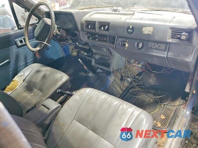 Zdjęcie 8 z 13 samochodu: 1986 TOYOTA 4RUNNER RN60 VIN:JT4RN62D7G0075302 - miniatura