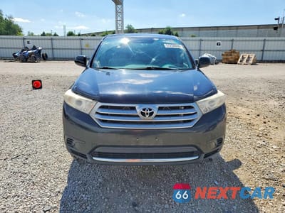 Piąte zdjęcie samochodu w środku: 2013 TOYOTA HIGHLANDER BASE VIN:5TDBK3EH6DS218658 - miniatura