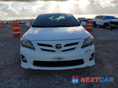 Piąte zdjęcie samochodu w środku: 2013 TOYOTA COROLLA S VIN:5YFBU4EE4DP084022 - miniatura