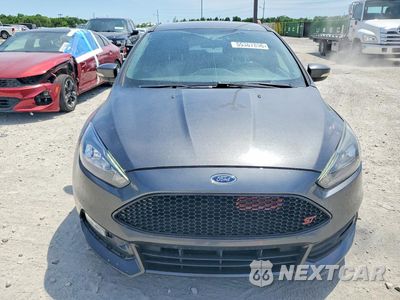 Piąte zdjęcie samochodu w środku: 2018 FORD FOCUS ST VIN:1FADP3L9XJL247282 - miniatura