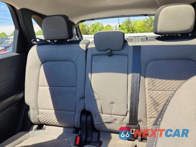 Zdjęcie 10 z 13 samochodu: 2021 FORD ESCAPE SE VIN:1FMCU9G62MUA16405 - miniatura
