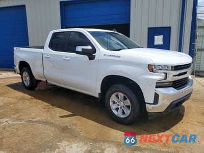 Czwarte zdjęcie samochodu z boku: 2021 CHEVROLET SILVERADO K1500 LT VIN:1GCRYDED0MZ307088 - miniatura