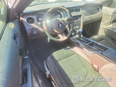Zdjęcie 8 z 12 samochodu: 2010 FORD MUSTANG VIN:1ZVBP8AN3A5143636 - miniatura
