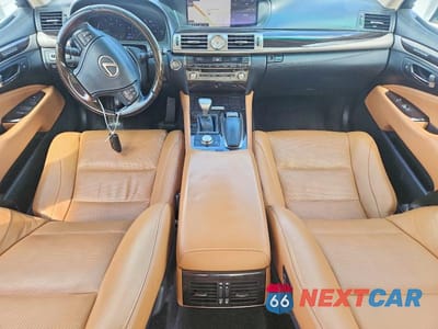 Zdjęcie 8 z 13 samochodu: 2015 LEXUS LS 460 VIN:JTHBL5EF7F5133293 - miniatura