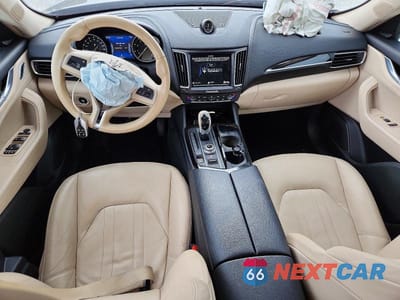 Zdjęcie 8 z 13 samochodu: 2018 MASERATI LEVANTE VIN:ZN661XUAXJX297241 - miniatura