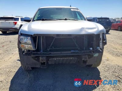 Piąte zdjęcie samochodu w środku: 2013 CHEVROLET SUBURBAN C1500 LT VIN:1GNSCJE01DR230492 - miniatura