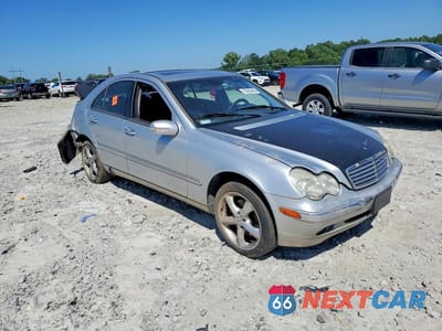 Czwarte zdjęcie samochodu z boku: 2001 MERCEDES-BENZ C 320 VIN:WDBRF64J91F051571 - miniatura