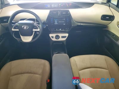 Zdjęcie 8 z 12 samochodu: 2017 TOYOTA PRIUS TWO VIN:JTDKBRFU8H3560926 - miniatura