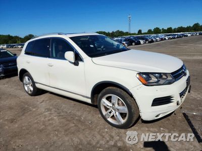 Czwarte zdjęcie samochodu z boku: 2012 VOLKSWAGEN TOUAREG V6 VIN:WVGFF9BP6CD001816 - miniatura