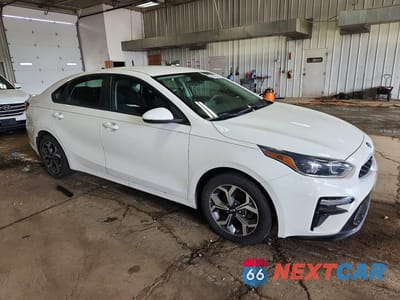 Czwarte zdjęcie samochodu z boku: 2020 KIA FORTE LXS VIN:3KPF24AD0LE233336 - miniatura
