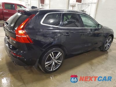 Trzecie zdjęcie samochodu z tyłu: 2018 VOLVO XC60 T5 VIN:LYV102RKXJB097099 - miniatura