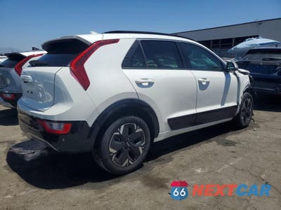 Trzecie zdjęcie samochodu z tyłu: 2023 KIA NIRO WIND VIN:KNDCR3L19P5034105 - miniatura