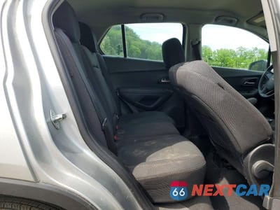 Zdjęcie 11 z 13 samochodu: 2018 CHEVROLET TRAX LS VIN:3GNCJNSB7JL223203 - miniatura