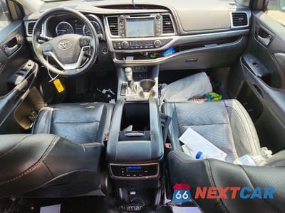 Zdjęcie 8 z 13 samochodu: 2017 TOYOTA HIGHLANDER LIMITED VIN:5TDDZRFH0HS421203 - miniatura
