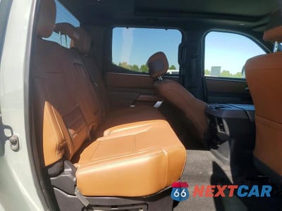 Zdjęcie 10 z 12 samochodu: 2024 TOYOTA TUNDRA 1794 EDITION HV VIN:5TFMC5DB9RX074071 - miniatura