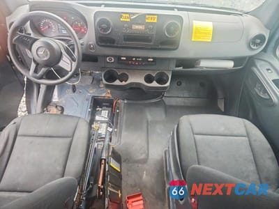 Zdjęcie 8 z 12 samochodu: 2019 MERCEDES-BENZ SPRINTER 2500/3500 DELIVERY VAN VIN:WD4PF0CD8KP085648 - miniatura