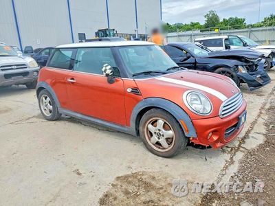 Czwarte zdjęcie samochodu z boku: 2011 MINI COOPER VIN:WMWSU3C59BTX97305 - miniatura