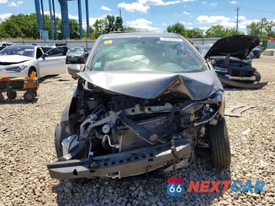 Piąte zdjęcie samochodu w środku: 2018 NISSAN VERSA NOTE SV VIN:3N1CE2CP4JL356431 - miniatura
