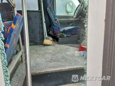 Piąte zdjęcie samochodu w środku: 2001 FORD ECONOLINE - SCHOOL BUS VIN:1FDXE45S21HA24980 - miniatura