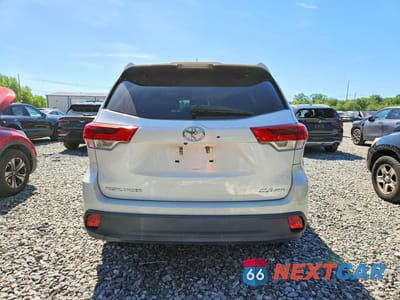 Zdjęcie 6 z 14 samochodu: 2017 TOYOTA HIGHLANDER XLE VIN:5TDJZRFH8HS478879 - miniatura