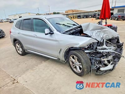 Czwarte zdjęcie samochodu z boku: 2020 BMW X3 XDRIVE30I VIN:5UXTY5C09LLT31790 - miniatura