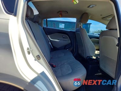 Zdjęcie 10 z 12 samochodu: 2016 KIA RIO LX VIN:KNADM4A31G6639756 - miniatura