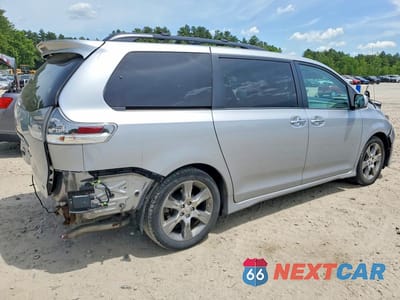 Trzecie zdjęcie samochodu z tyłu: 2014 TOYOTA SIENNA SPORT VIN:5TDXK3DC7ES423077 - miniatura