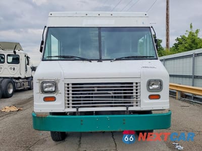 Piąte zdjęcie samochodu w środku: 2014 FORD E450 DELIVERY TRUCK VIN:1FC3E4KL4EDA66886 - miniatura