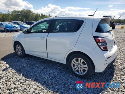 Drugie zdjęcie samochodu z przodu: 2017 CHEVROLET SONIC VIN:1G1JG6SH9H4153298 - miniatura