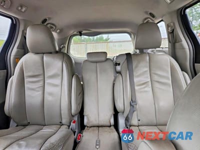 Zdjęcie 10 z 13 samochodu: 2013 TOYOTA SIENNA XLE 8-PASSENGER VIN:5TDYK3DC2DS382540 - miniatura