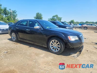 Czwarte zdjęcie samochodu z boku: 2012 CHRYSLER 300 LIMITED VIN:2C3CCACG9CH264390 - miniatura