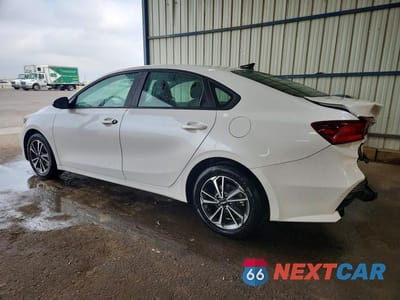 Drugie zdjęcie samochodu z przodu: 2024 KIA FORTE LXS VIN:3KPF24AD7RE765305 - miniatura