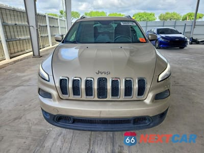 Piąte zdjęcie samochodu w środku: 2014 JEEP CHEROKEE LATITUDE VIN:1C4PJLCS2EW186686 - miniatura