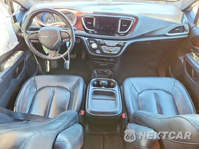 Zdjęcie 8 z 13 samochodu: 2020 CHRYSLER PACIFICA TOURING L VIN:2C4RC1BG9LR140721 - miniatura