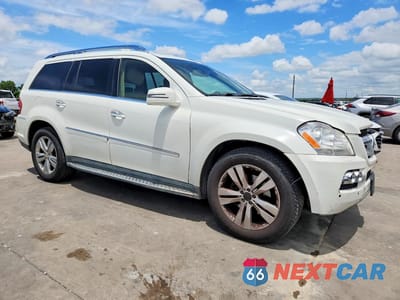 Czwarte zdjęcie samochodu z boku: 2011 MERCEDES-BENZ GL 450 4MATIC VIN:4JGBF7BEXBA699431 - miniatura
