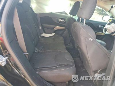 Zdjęcie 11 z 13 samochodu: 2017 JEEP CHEROKEE LATITUDE VIN:1C4PJLCB4HW573325 - miniatura