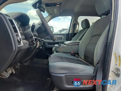Zdjęcie 7 z 12 samochodu: 2014 RAM 2500 SLT VIN:3C6UR5DJ4EG217567 - miniatura